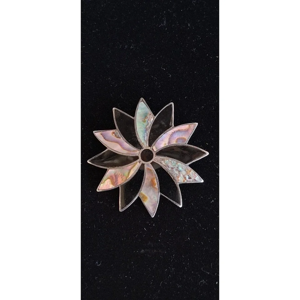 Sterling Silver Pinwheel Brooch/pendan Inlaid of Black Onyx Iridescent Abalone